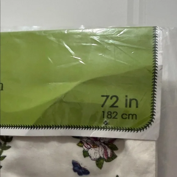 Portmeirion Green and White Floral Tablecloth - Picture 2 of 5